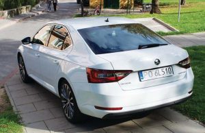 auto skoda superb