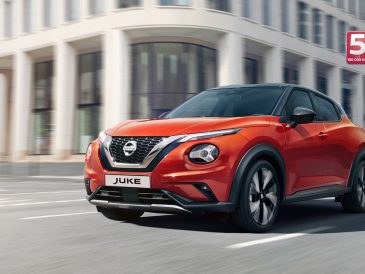 NISSAN JUKE N-DESIGN – klasyczny miejski samochód o wyróżniającym się wyglądzie. Kolorowy ptak polskich dróg