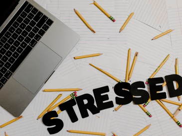 Jak pomóc pracownikom zmniejszyć stres i pozostać produktywnym: 5 porad HR
