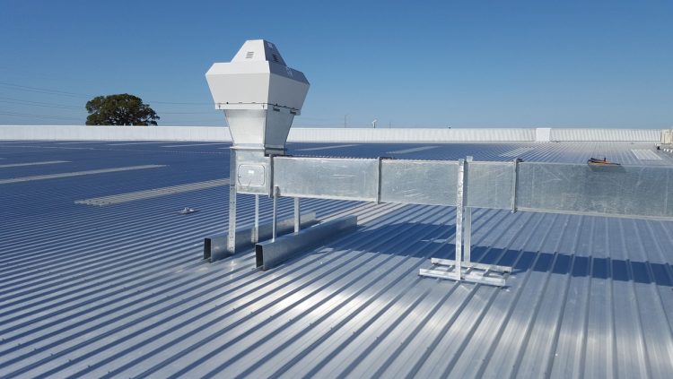 Centrale wentylacyjne rooftop - kiedy warto zastosować urządzenie dachowe?